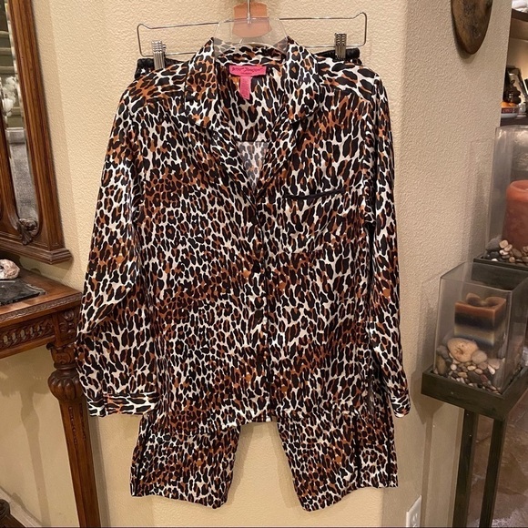 Betsey Johnson Other - BETSEY JOHNSON Leopard Print 2-Piece Pajama Set Top and Bottom Size Medium